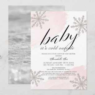 Invitación Es frío fuera del Baby Shower de la unidad rosada