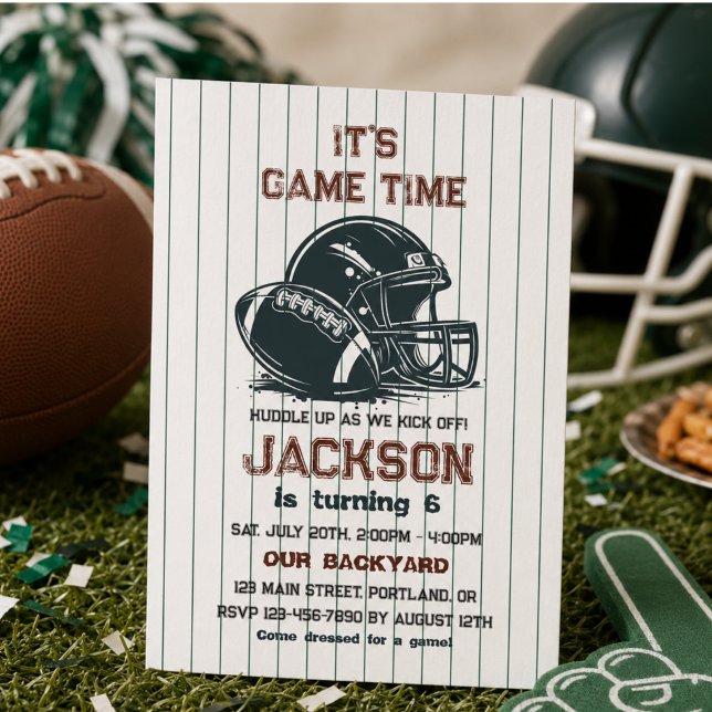 Invitación ¡Es hora del juego! Comienza el cumpleaños de fútb (It’s game time! Kick off football birthday kids Invitation)