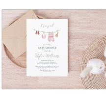 Es un Chica simple ropa color de agua Baby Shower