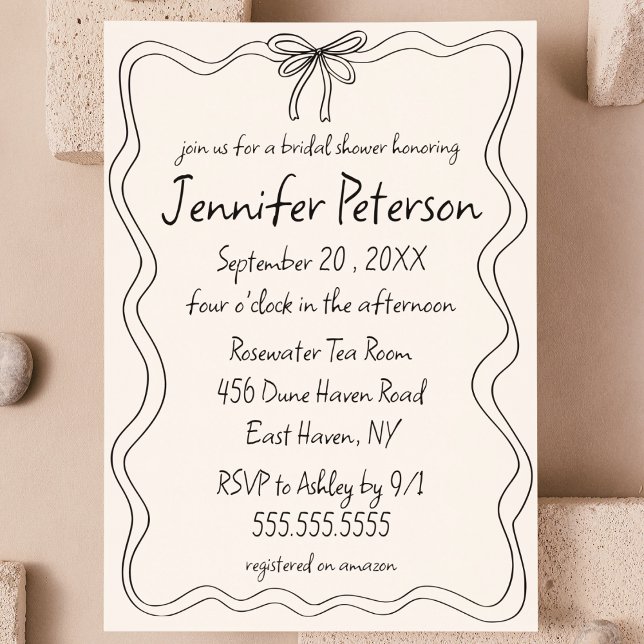 Invitación Esbozo de Doodle dibujado a mano de barrido raro d (coquette ribbon bow hand drawn quirky eclectic whimsical bridal shower invitation black and white )