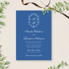 Invitación Escudo de monograma azul marino y escritura formal