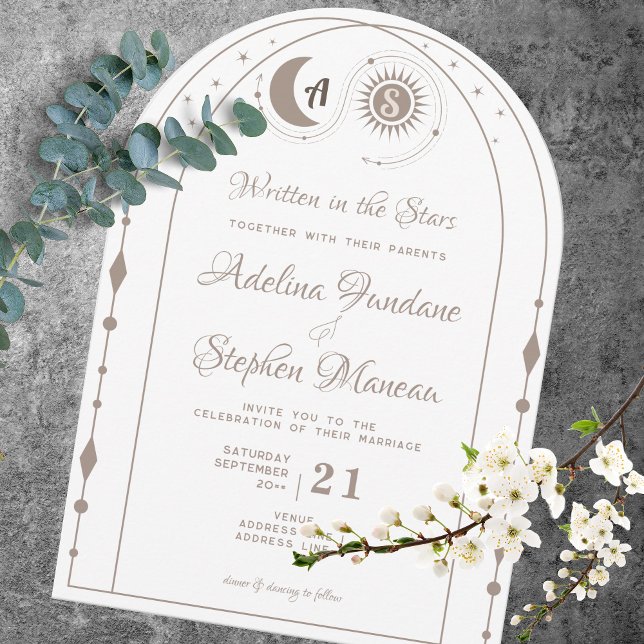 Invitación Escudo de Monograma de Luna Celeste y Sol RSVP Cód (Celestial Moon & Sun Monogram Crest RSVP QR Code Invitation)