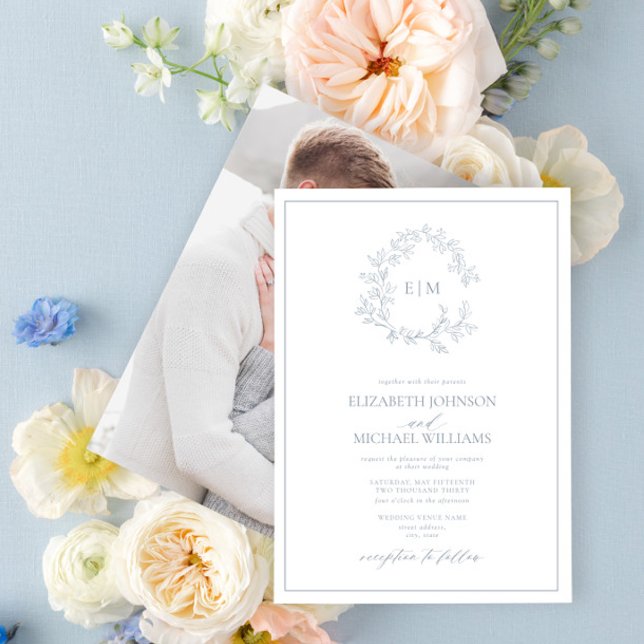 Invitación Escudo Dusty Blue Leafy Monograma Boda fotográfico (Subido por el creador)