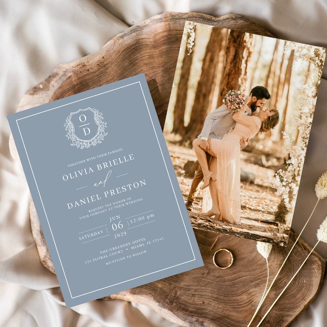 Invitación Escudo Dusty Blue Leafy Monograma Boda fotográfico (Subido por el creador)