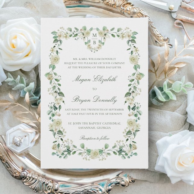 Invitación Escudo floral blanco y matrimonio monograma elegan (This elegant, white floral wedding invitation features a crest with your monograms.)