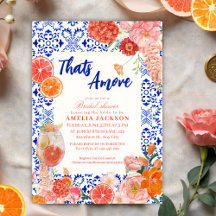 Eso es más entre las baldosas azules mediterráneas