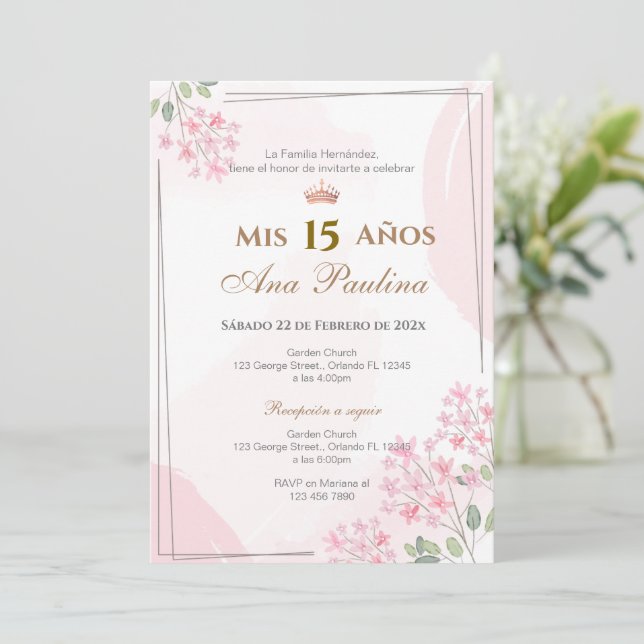 Invitación española de Quinceañera floral rosa (Anverso de pie)