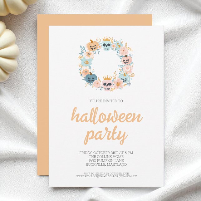 Invitación Espectacular Naranja Skull Floral Wreath Halloween (Spooky Orange Skull Floral Wreath Halloween Party Invitation)