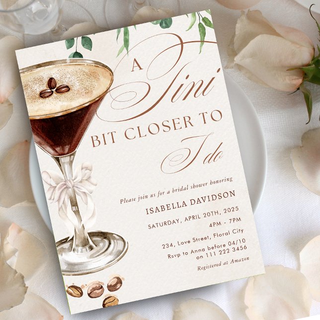 Invitación Espresso Martini A Tini Bit Más Cercana Ducha De N (Espresso Martini A Tini Bit Closer Bridal Shower Invitation)