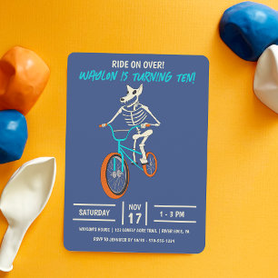 Invitación Esqueleto de hombre lobo en una bicicleta BMX para