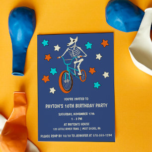 Invitación Esqueleto de hombre lobo en una bicicleta BMX para