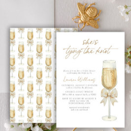 Invitación Está atando la ducha de novias de Knot Bow Champag