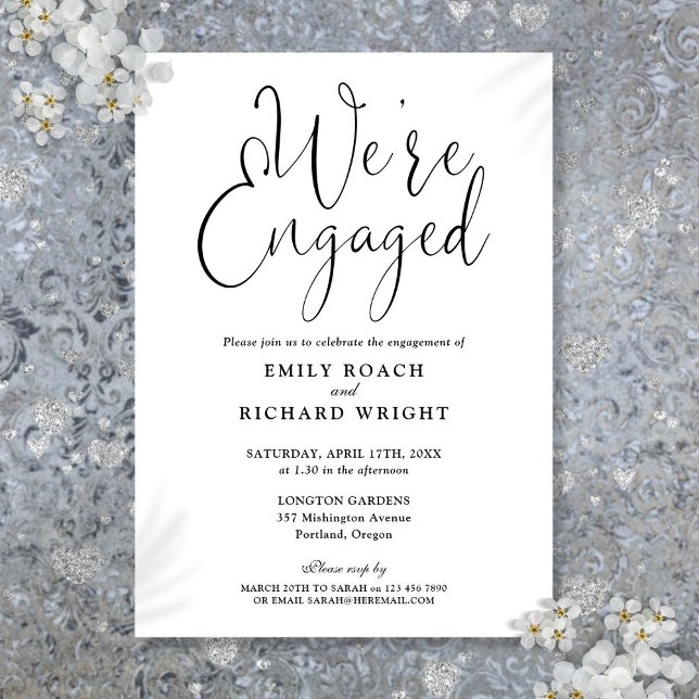 Invitación Estamos comprometidos con el Partido de Compromiso (We're Engaged Black And White Engagement Party Invitation)