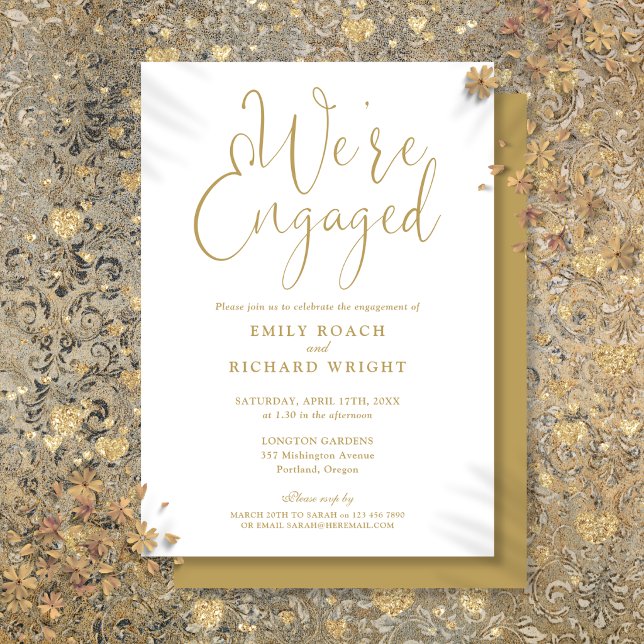 Invitación Estamos comprometidos Fiesta de compromiso con gui (We're Engaged Gold Script Engagement Party Invitation)