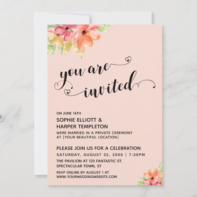 Invitación Estás Invitado Corazones Guión Flores Rosadas (Anverso)