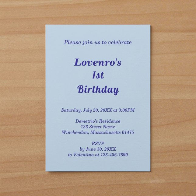 Invitación Estilo de tipografía Cumpleaños infantil azul clar (Light Blue Minimalist Typography Style Kids Birthday Invitation)