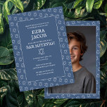 Invitación Estrella de David B'nai Bat Bar Mitzvah Foto Perso<br><div class="desc">¡Tarjeta perfecta para anunciar un bar mitzvah, bat mitzvah u otra celebración judía! ¡La mano hizo arte para ti! ¡TODO PERSONALIZABLE! Haga clic en "Personalizar" para editar el texto y añadir su propia foto al reverso. Haga clic en "editar usando la herramienta de diseño" para ajustar las fuentes, colores y...</div>