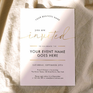 Invitación Evento de empresa 'Te invitamos' en blanco y dorad