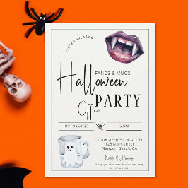 Invitación Fangs and Mugs Halloween Office Fiesta Equipo de d