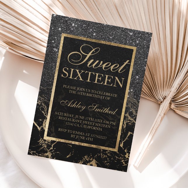 Invitación Faux purpurina negro oro elegante mármol Sweet 16 (Subido por el creador)