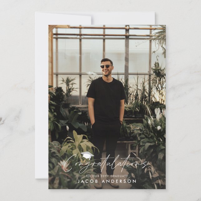 Invitación Felicitaciones por graduación simple foto moderna. (Anverso)