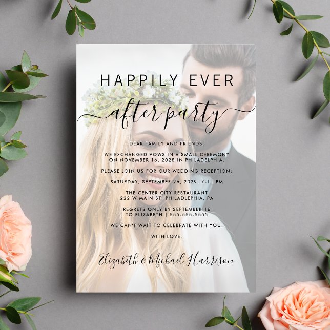Invitación Feliz desde la recepción de la boda fotográfica (Celebrate your love story with a wedding reception invitation showcasing your favorite photo)