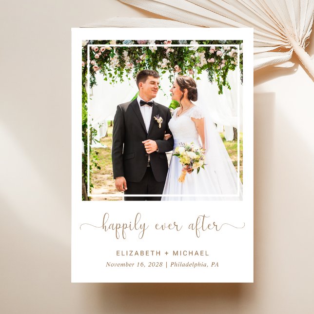 Invitación Feliz desde la recepción de la boda fotográfica (A chic Happily Ever After Party Invitation to set the tone for an unforgettable event)