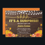 Invitación Festividad de cumpleaños sorpresa caída floral de<br><div class="desc">CUALQUIER EVENTO SORPRENDENTE. Todo el texto debajo de la dorada "Es una sorpresa" es editable. Elegante flor de acuarela y sorpresiva invitación dorada con diseño de hilo claro sobre un fondo rústico de madera. Clásica, femenina y glamurosa. Perfecto para cualquier evento o fiesta de cumpleaños para cualquier edad. ¡Consigue esta...</div>