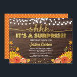 Invitación Festividad de cumpleaños sorpresa caída floral de<br><div class="desc">CUALQUIER EVENTO SORPRENDENTE. Todo el texto debajo de la dorada "Es una sorpresa" es editable. Elegante flor de acuarela y sorpresiva invitación dorada con diseño de hilo claro sobre un fondo rústico de madera. Clásica, femenina y glamurosa. Perfecto para cualquier evento o fiesta de cumpleaños para cualquier edad. ¡Consigue esta...</div>