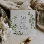 Invitación Fiesta 50 de cumpleaños del Oro Geométrico Tropica<br><div class="desc">Esta invitación geométrica a la fiesta de cumpleaños 50 de color verde tropical dorado es perfecta para una simple fiesta de cumpleaños. El diseño está decorado con hermosas hojas verdes pintadas a mano,  adornando un marco geométrico dorado.</div>