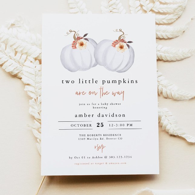 Invitación Fiesta de Bebé Gemelar Dos Calabacitas Rústicas Ám (Two Little Pumpkins on the Way Twin Baby Shower Invitation)