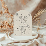 Invitación fiesta de bebidas de 30 años dibujado a mano<br><div class="desc">Crema y blanco negro mano dibujado a mano 30 cumpleaños bebida cóctel bola de baile fiesta de coqueta arco de bola invitación.</div>