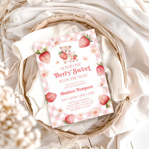 Invitación Fiesta de Bienvenida Berry Sweet Baby Fresa a Cuad