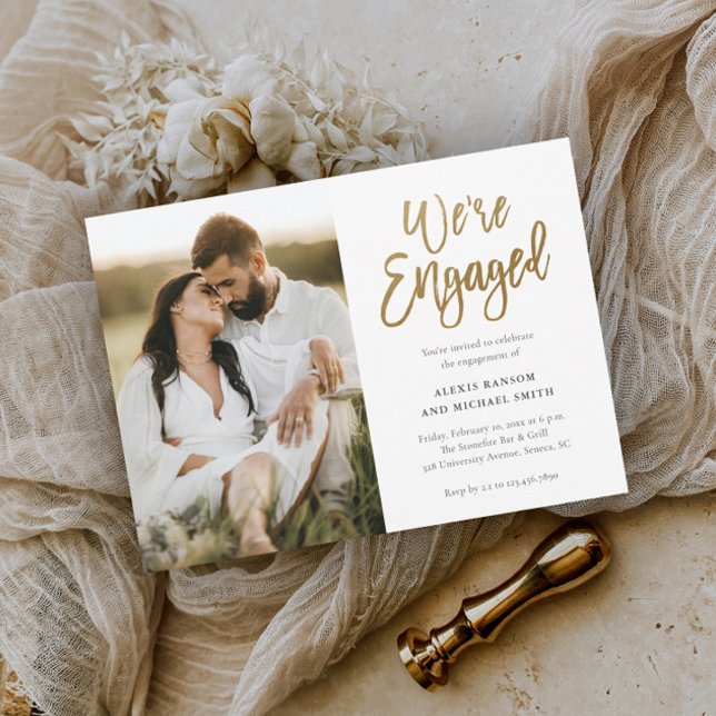 Invitación Fiesta de Compromiso Foto We're Engaged Letra Mode (Subido por el creador)