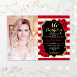 Invitación Fiesta de cumpleaños 16 con foto - Rojo de oro neg<br><div class="desc">Invitación a la fiesta de cumpleaños número 16 con tu foto. Presenta rayas blancas oscuras,  fuente de guiones,  rosas y confeti. Elegante diseño rojo blanco negro con oro falso purpurina. Perfecto para una elegante celebración de 16 días.</div>