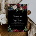 Invitación Fiesta de cumpleaños 16 Rustic Black Botanical Swe<br><div class="desc">Esta rústica invitación botánica dulce de 16 años es perfecta para un cumpleaños clásico. El diseño se caracteriza por un radiante de color burdeos,  rojo,  marino,  azul y rubor y unas bonitas flores pintadas a mano con un fondo negro que inspiran la belleza natural.</div>