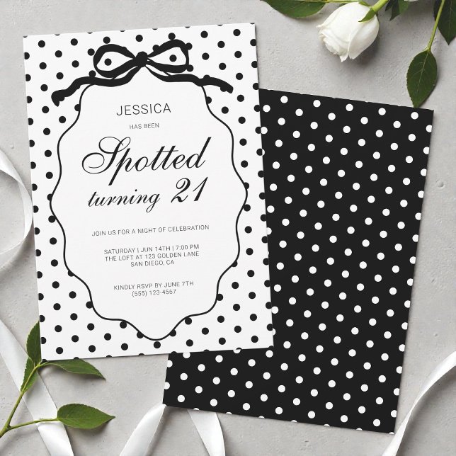 Invitación Fiesta de cumpleaños 21 con lazo de lunares (Polka Dot Bow Spotted Turning 21st Birthday Party Invitation)