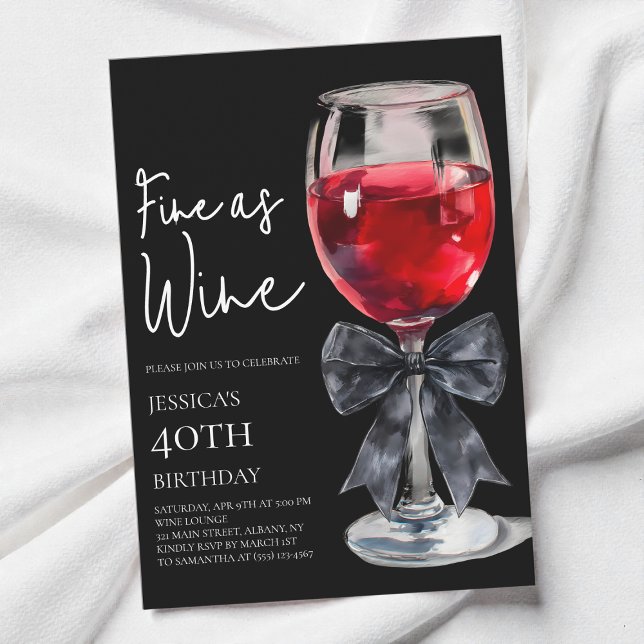 Invitación Fiesta de cumpleaños 40 Chic Bow negro fino como e (Chic Black Bow Fine as Wine 40th Birthday Party Invitation)