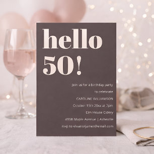 Invitación Fiesta de cumpleaños 50 moderna y elegante en marr