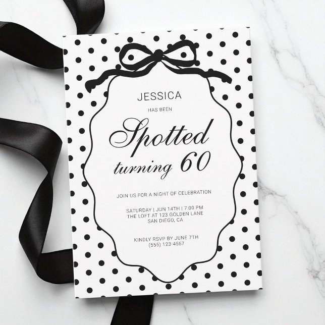 Invitación Fiesta de Cumpleaños 60 con Lazo de Lunares (Polka Dot Bow Spotted Turning 60th Birthday Party Invitation)