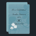 Invitación Fiesta de cumpleaños Blue Floral de 90 años<br><div class="desc">¡Qué maravillosa y divertida invitación a la fiesta de cumpleaños número 90! Esta invitación a la fiesta de cumpleaños número 90 está decorada con un estampado floral verde azul pastel con flores blancas. Fácil de personalizar, sólo tiene que cambiar o eliminar el nombre de ejemplo, la edad y los detalles...</div>
