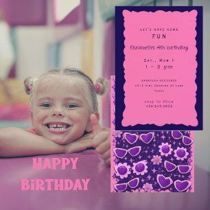 Invitación Fiesta de cumpleaños caprichosa de púrpura y rosa
