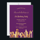 Invitación Fiesta de cumpleaños ciudad de oro morado<br><div class="desc">Una invitación para una elegante fiesta de cumpleaños número 21 (o cualquier edad) para ella, mujeres. Un elegante fondo púrpura femenino con un falso perfil de ciudad dorado como decoración. El texto: El nombre está escrito con una escritura de estilo con letras a mano moderna y dorada. Plantilla para el...</div>