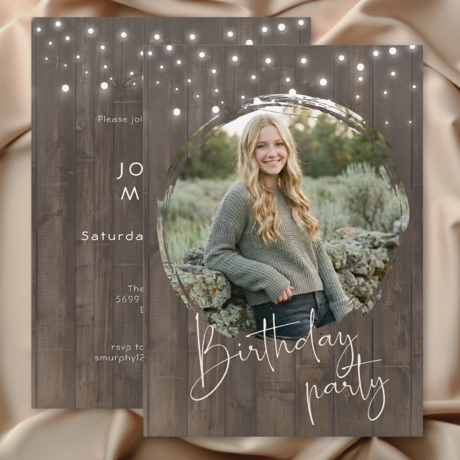 Invitación Fiesta de Cumpleaños con Foto de Madera de Granero (Rustic Barn Wood Photo Birthday Party Invitation)