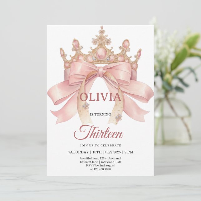 Invitación fiesta de cumpleaños con lazo rosa y corona (Anverso de pie)