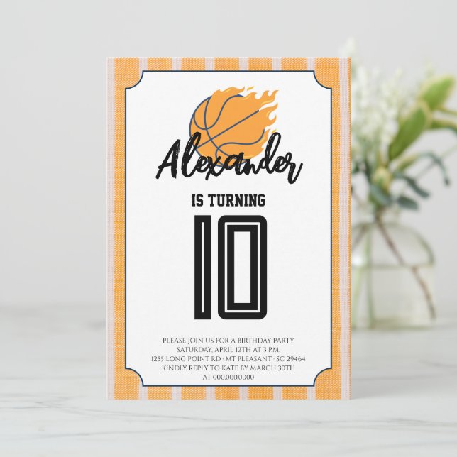 Invitación Fiesta de Cumpleaños de Baloncesto de Rayas Naranj (Anverso de pie)