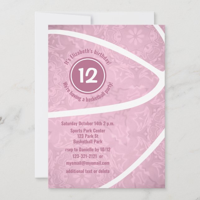 Invitación fiesta de cumpleaños de baloncesto rosa y polvorie (Anverso)