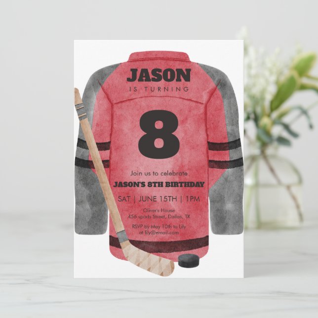 Invitación Fiesta de Cumpleaños de Hockey en Jersey Rojo (Anverso de pie)