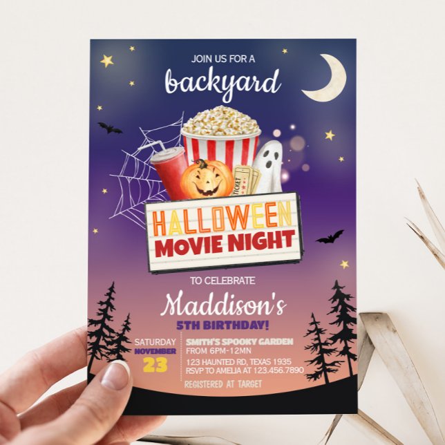 Invitación Fiesta de cumpleaños de la noche de la película de (Outdoor Backyard Halloween Movie Night Party Invitation )