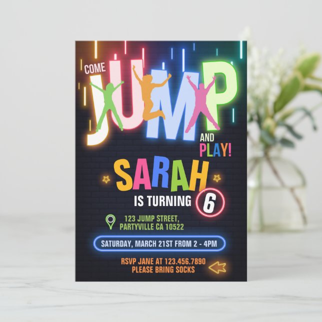 Invitación Fiesta de cumpleaños de Neon Trampoline (Anverso de pie)